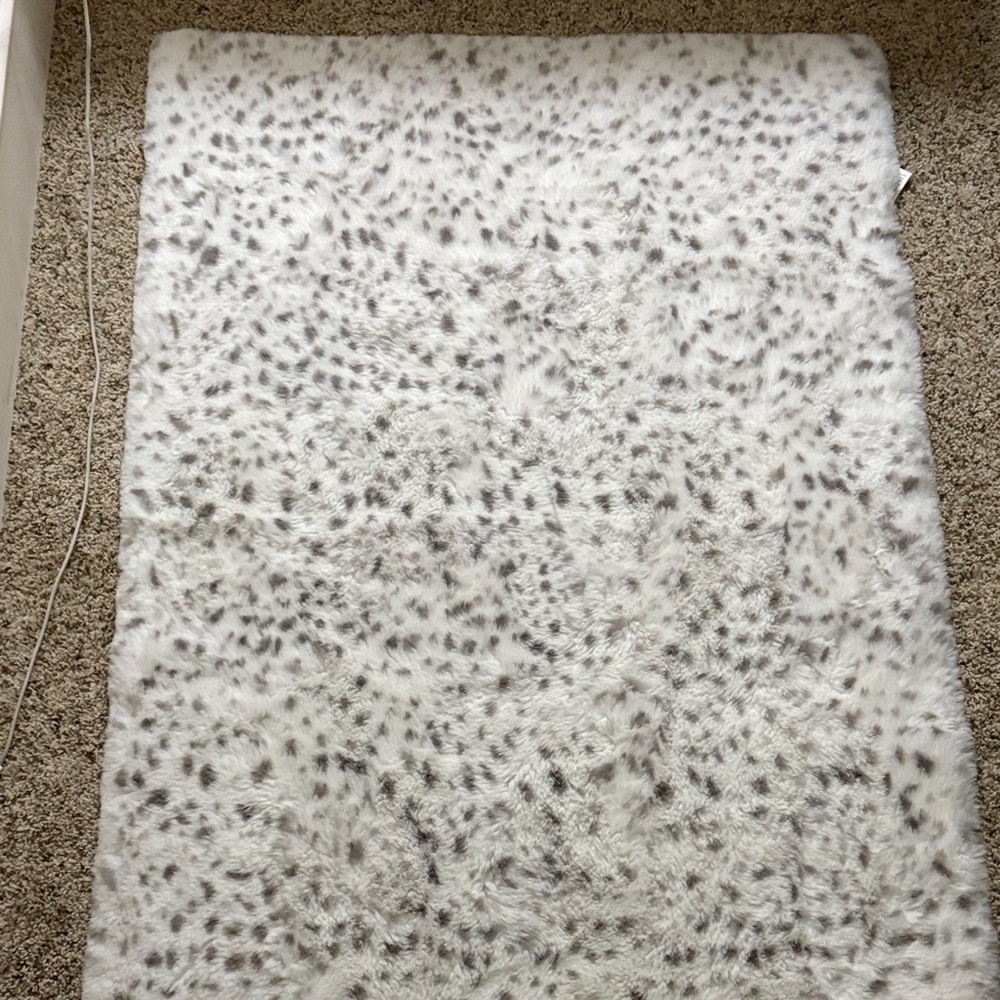 Faux Fur Rug white and gray